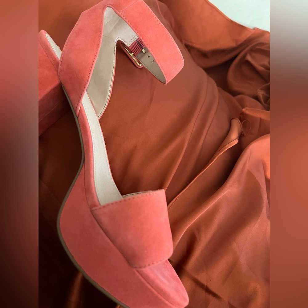 LOUISE ET CIE Suede Sandals - Picture 11 of 11